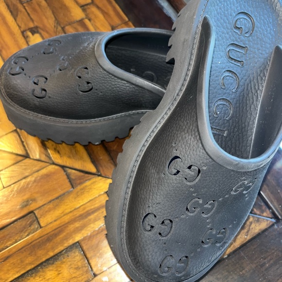 Gucci Elea Rubber Clogs - Picture 2 of 4